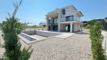 Lüks yepyeni Koca Çalış dört yatak odalı ev